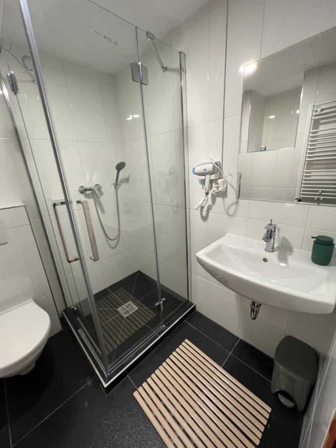 Hostel Do-Re-Mi براغ المظهر الخارجي الصورة